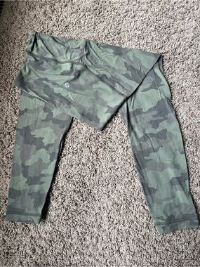 Lululemon align 3/4 length camo leggings